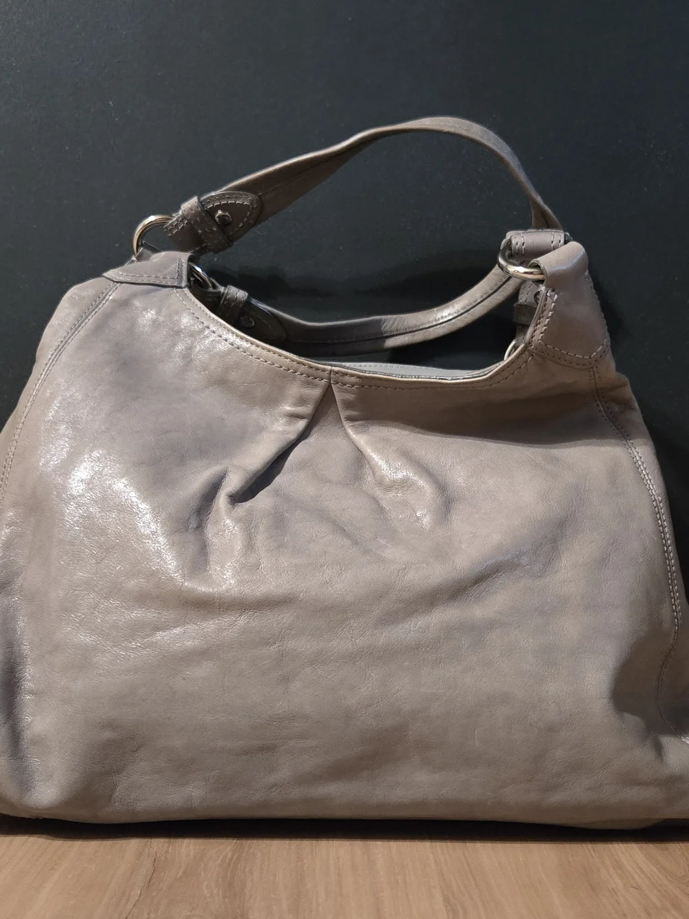 coach | maggie hobo shoulder bag | leather | grey | vintage | y2k